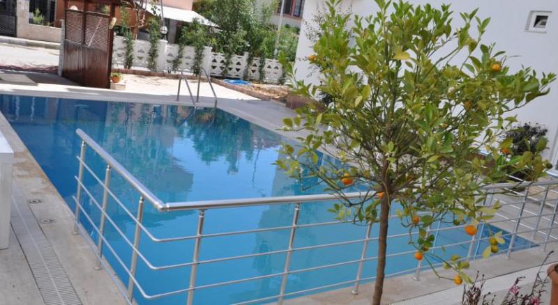 Merkez Apart 20TL 05367390751 Havuzlu Denize 300 m En İyi